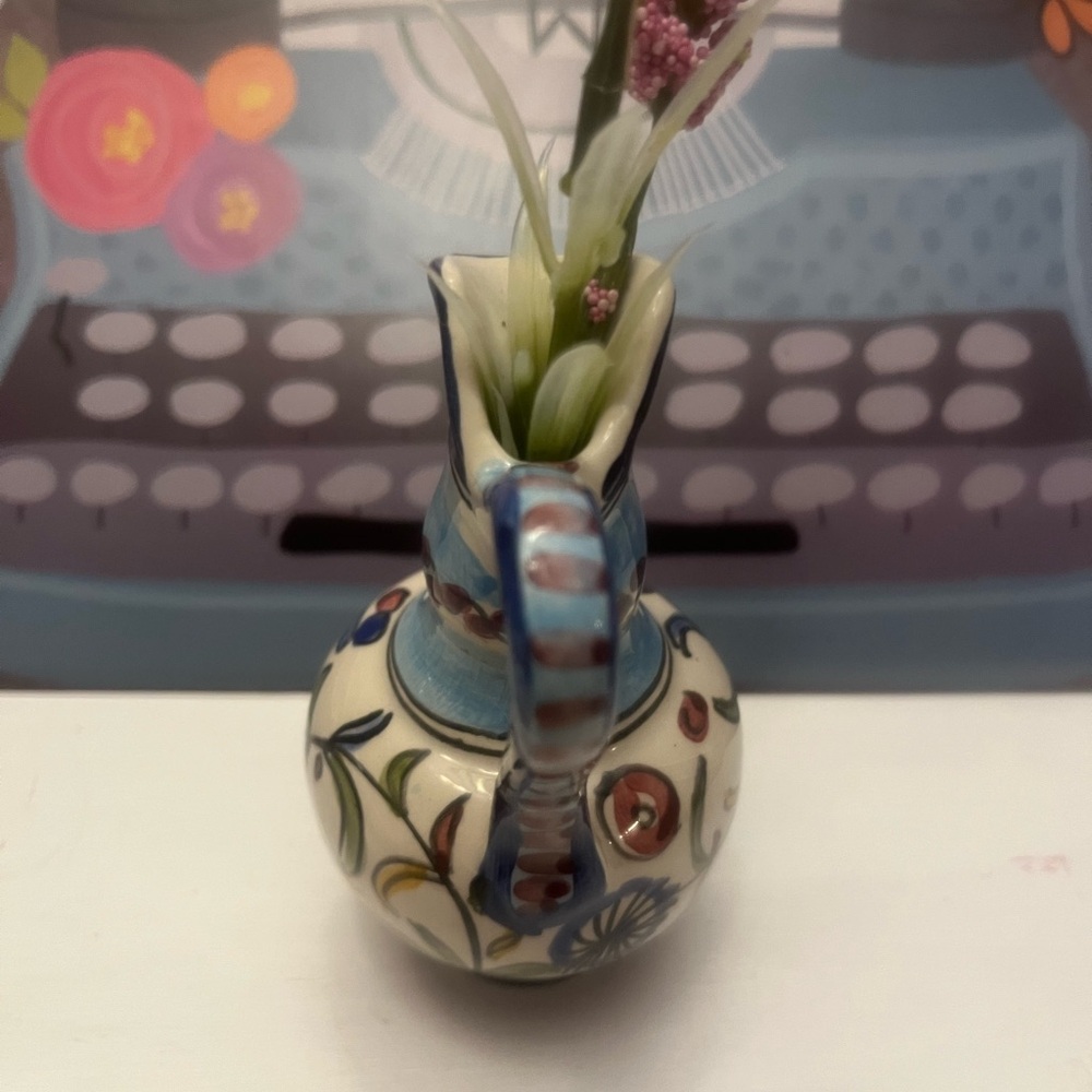 Small Pitcher - Picture 4 of 7
